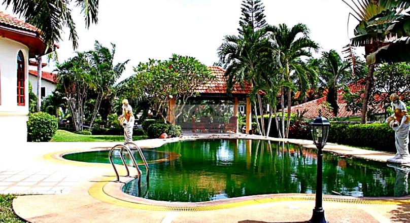 5-bedroom Luxury Pool Villa East Pattaya Thailand